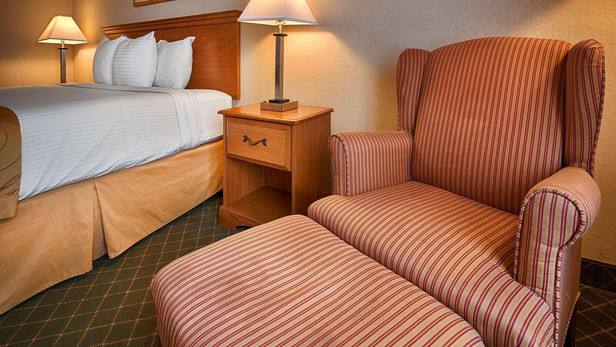 Best Western Executive Inn - Latta Berrys Crossroads Exterior photo